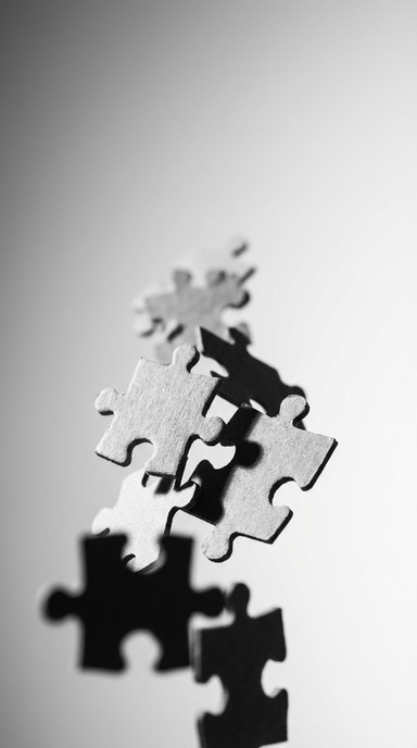 Pieces finding connection